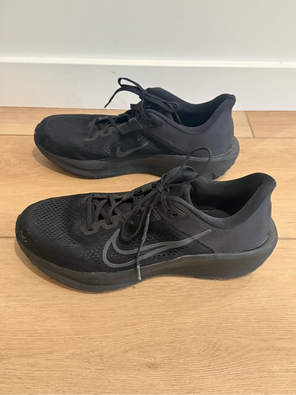 Nike Men’s Black Athletic Running Sneakers